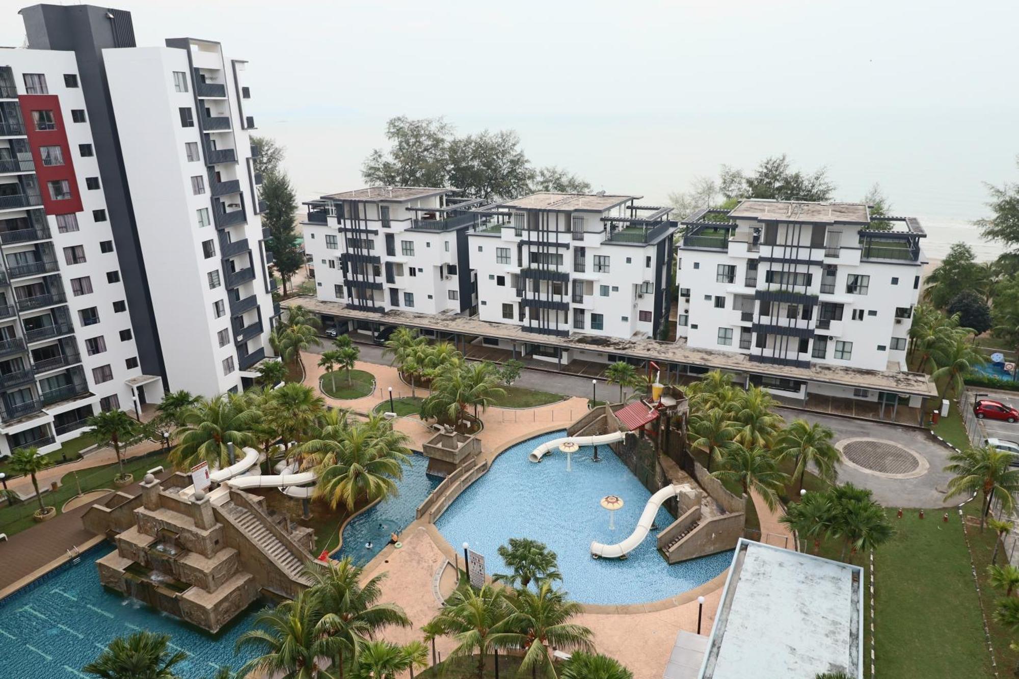 Nature Home 2 - Swiss Garden Resort Residences Beachfront Villa 关丹 外观 照片