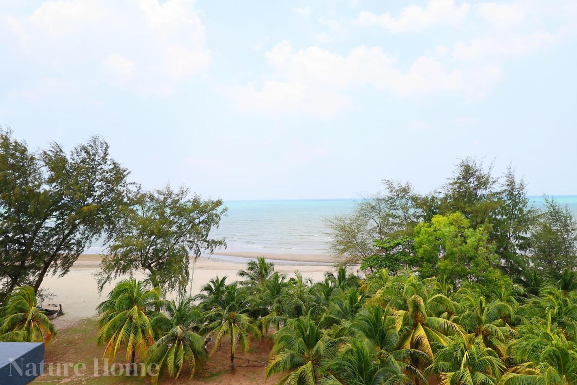 Nature Home 2 - Swiss Garden Resort Residences Beachfront Villa 关丹 外观 照片